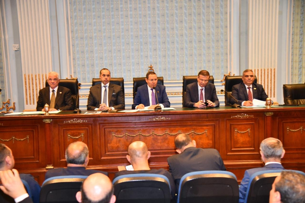 الحكومة تعلن إلتزامها بسداد مستحقات مزارعي القطن خلال أسبوعين